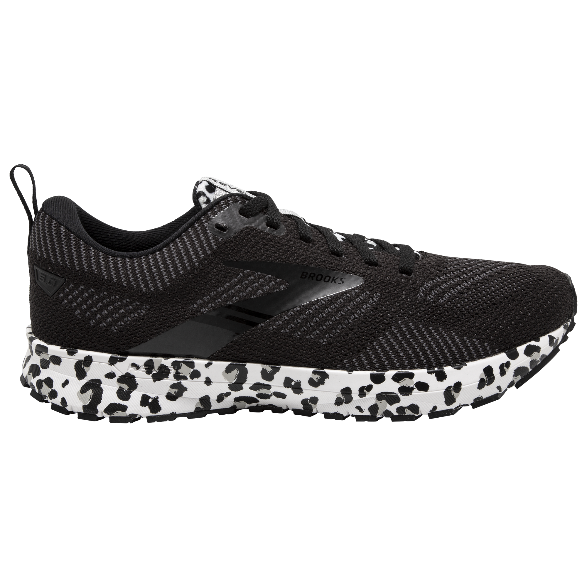 Women's Brooks Revel 5, Black/White/Silver, 9 B Medium