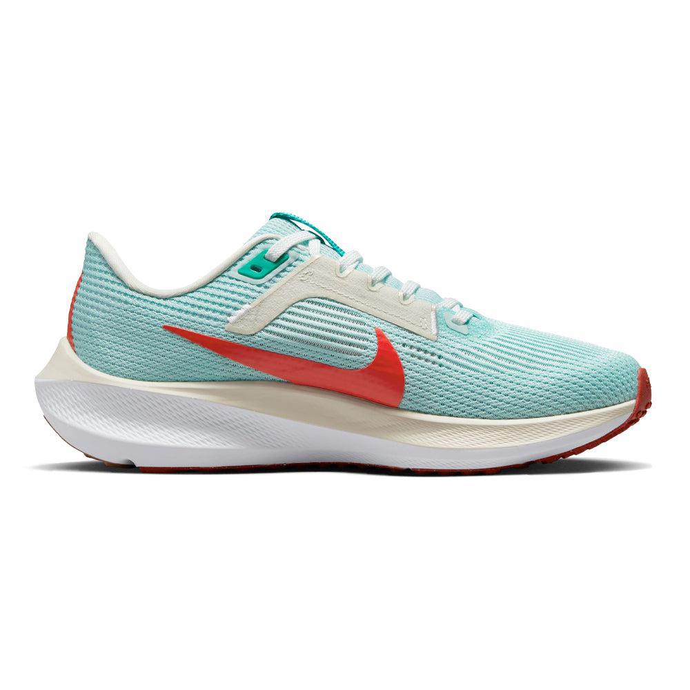 Women's Nike Pegasus 40, Jade Ice/Picante Red-White-Sea Glass, 7.5 B Medium